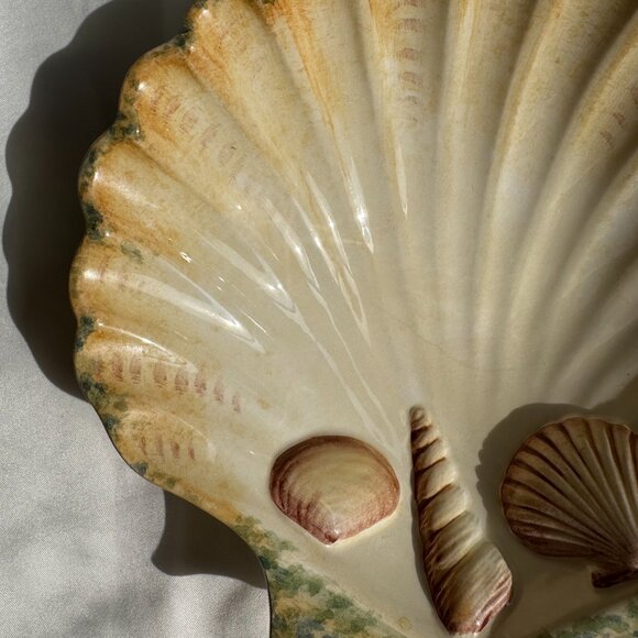 EUC, VIETRI Italy Triton Seashell Shape Bowl Dish, Ceramic, Cream & Sand, 7 in. - Picture 2 of 8